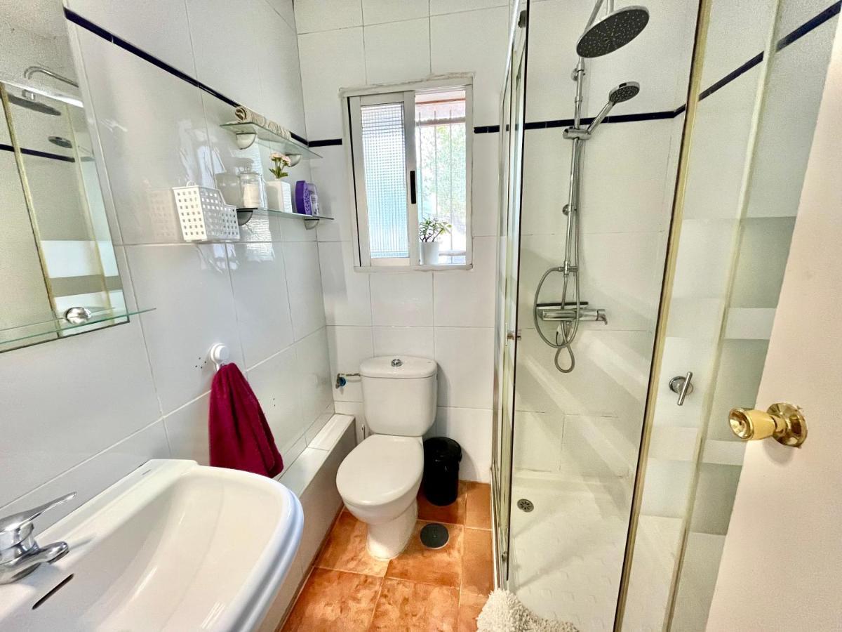 Estudio Adosado Acogedor Con Jardin, Barbacoa Y Parking Privado Alicante Dış mekan fotoğraf